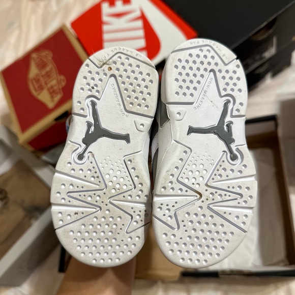 Jordan 6s - Picture 4 of 5